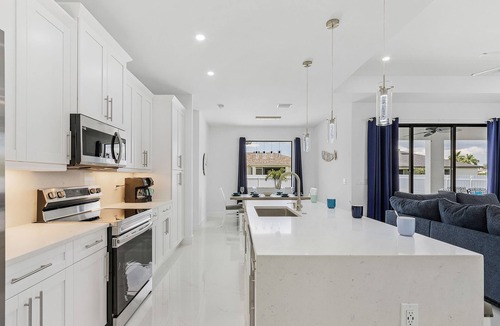Mariner House | Like a shiny new penny! - Brand new home with heated pool - Villa Sunburst - Roelens Vacations