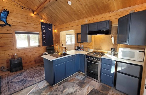 Sutton Cabin | Little Bear Getaway Cabins