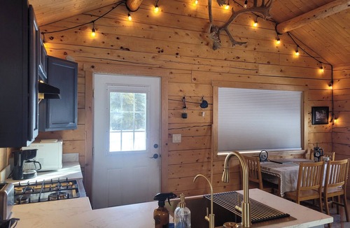 Sutton Cabin | Little Bear Getaway Cabins