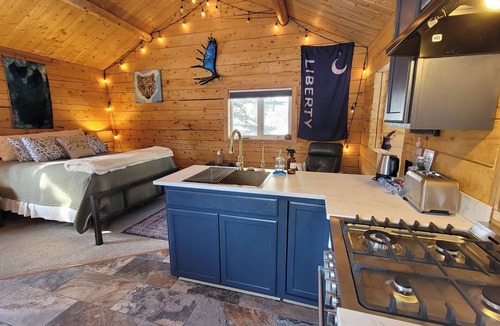 Sutton Cabin | Little Bear Getaway Cabins