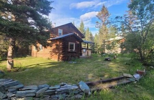 Kenny Lake House | Little House: Rural Two Bedroom Cabin At WMH