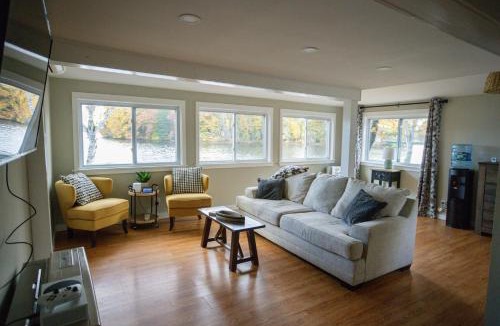 Winthrop House | Little Landing Cottage On Cobbossee Lake