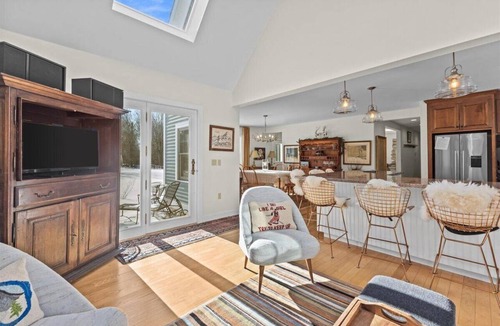 Stowe House | Little River Retreat - Comfort & Style in Stowe