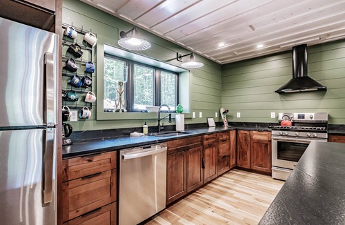 Bethel House | Lockwood on Songo - Newly renovated, waterfront lake house on Songo Pond. Bethel, Maine