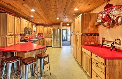 Sutton House | Lodge 88: Lakefront, Dock, Boats & Wildlife