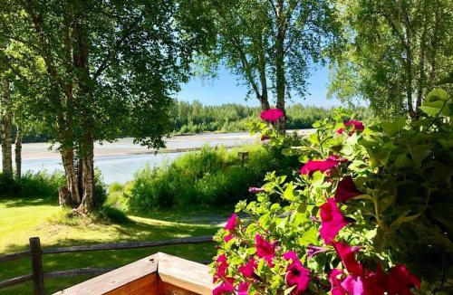 Talkeetna Cabin | Lodge Suites at Susitna River Lodge