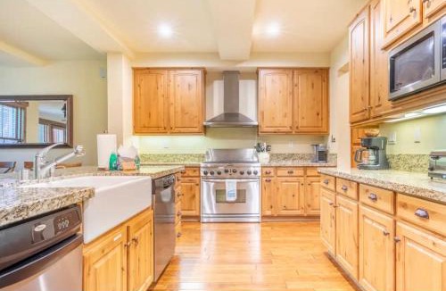 Mammoth Lakes Apartment | Lodges 1129