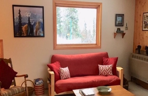 Eagle River Ski Chalet | Log Cabin Chalet/Spectacular Mtn. Scenery 3Bdrm/2 ba $239 Summer/$195.00 Winter