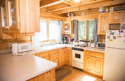 Rangeley Cabin | Log Cabin on North Shore of Beautiful Rangeley Lake