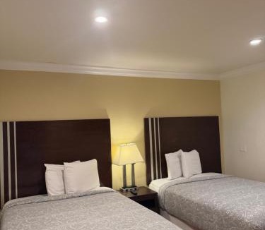 Marina District Hotel | Lombard Plaza Motel