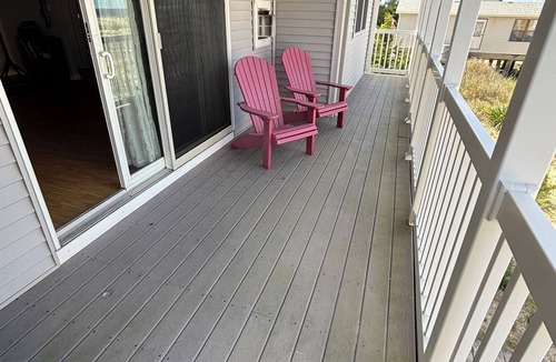 Broadkill Beach Apartment | Looking for a private beach with amazing sunsets and sunrises? Look no further!