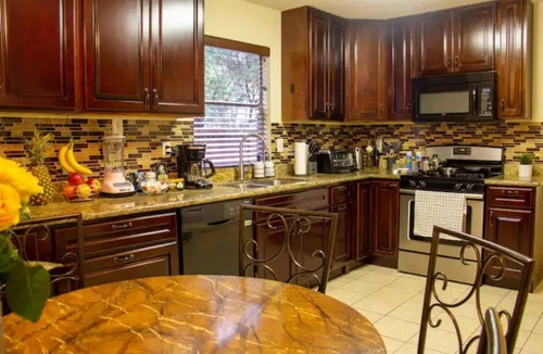 Panther Creek House | Lovely 4-bedroom house in downtown of The Woodlands