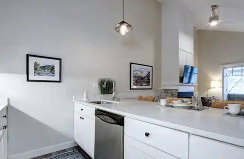 Midtown Anchorage Apartment | Lovely in every way, your new Anchorage retreat
