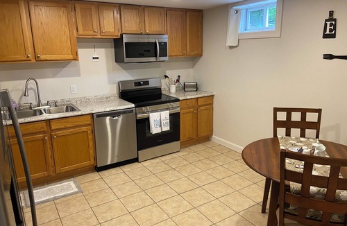 Glenburn House | Luckeys Lakehouse is a new 3 bedroom, 2 bath home with lake view and access.