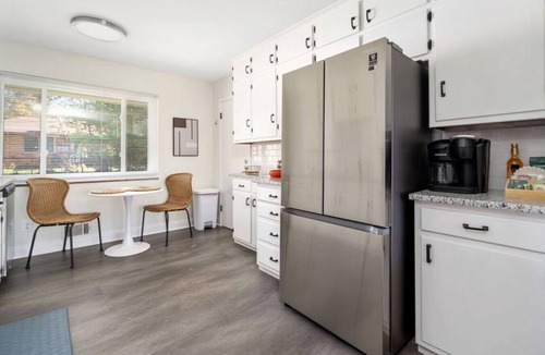 Sharon Heights Apartment | Lunar Landing Step - 2BD, 1 BA, 1 Car Garage