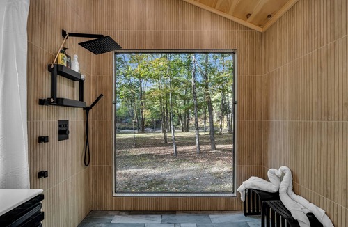 South Casco House | LUX Designer Private Waterfront Crooked River SEBAGO - GLASS WALLS - Huge Yard