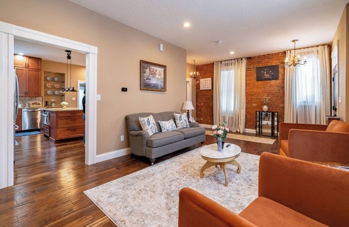 German Village House | Luxe Historic German Village Gem. Walk to Schiller Park + Near Downtown & OSU