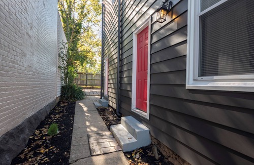 Covington Apartment | Luxe Living Suites #1, 3 minutes to DT Cincy