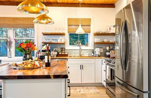 Bethel House | Luxe Retreat: Sleeps 16, Hot Tub, Sauna & Movie Room