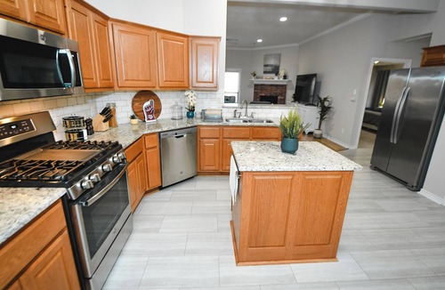 Wellborn House | Luxurious 5BR/3BA house in the heart of College Station
