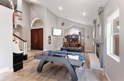 Arabian Crest House | Luxurious All In 1HtdPoolHotTubArcadeGamesMore