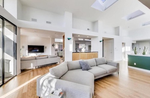 Piedmont House | Luxurious Hillside Home wAC & Gorgeous SF Views!