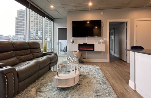 Heartside Apartment | Luxury 2 BR | 2 BA | with balcony in downtown GR