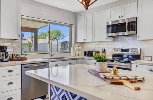 La Paz At Desert Springs House | Luxury 4BR/Jacuzzi/Heated Pool/Putting Green/Pool Table/Mayo Hospital/Scottsdale
