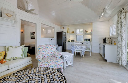 Siesta Key Cottage | Luxury Beach Cottage on Siesta Key: Perfect Getaway, private pool.
