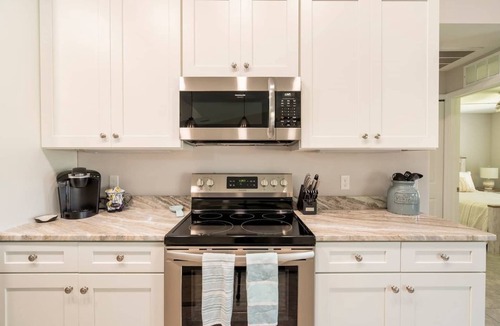 Burnt Store House | Luxury Cape Coral Retreat Pool, Hot Tub, Beautiful Outdoor Oasis & Pet Friendly