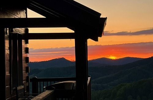 Wolf Laurel Ski Chalet | Luxury Chalet Escape w/Spa Amenities, Game Room & Endless Mountain Views