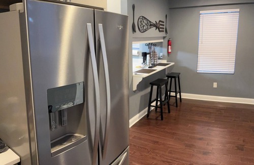 Franklin Park House | Luxury Fully Furnished Spacious 3 BDR 3 Full BTH Columbus Home with Amenities!