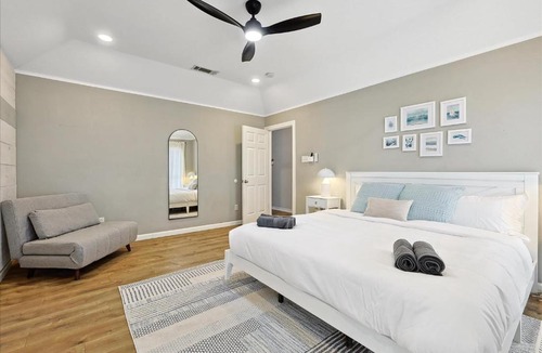 Red Oak House | Luxury Gem in the Forest-Pool&Jacuzzi&Cinema&Games