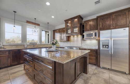 Willis House | LUXURY home 2 mins to Lake Conroe! Heated Pool, Stocked Ponds, Cute Pygmy Goats