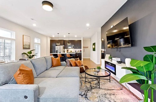 Italian Village Apartment | Luxury Italian Village | 3Bed | Pool, Gym, Parking, Patio