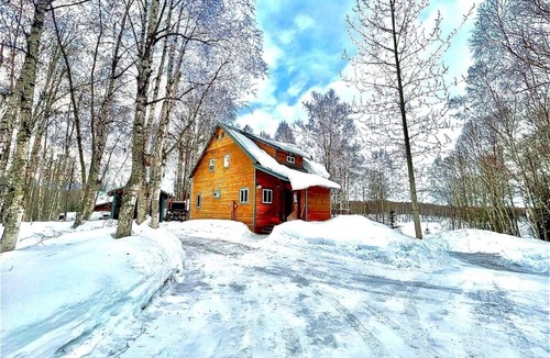 Susitna North House | Luxury Lakefront Retreat | Sauna, Dock & Kayaks