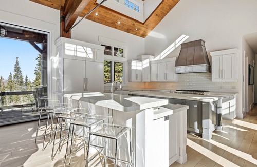 Park City House | Luxury & Modern Mountain Chalet in The Colony