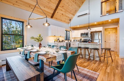 Bethel Ski Chalet | Luxury Mountain Lodge | Sleeps 16 | Hot Tub · Sauna · Game Room · Views