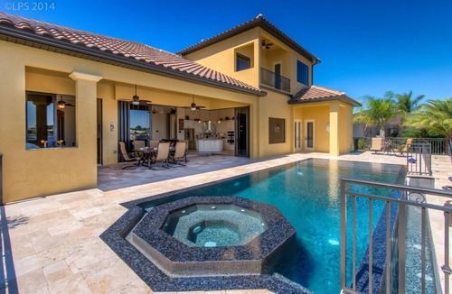 Eight Lakes House | Luxury villa in a prime location with an oversized pool and whirlpool