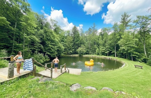 Minerva House | Luxury Waterfront Retreat Treehouse, Hot Tub & Fireplace