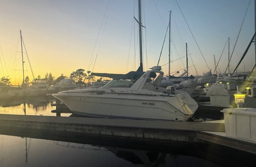 Alameda Boat Rental | Luxury Yacht Stay. A spacious floating getaway awaits you!