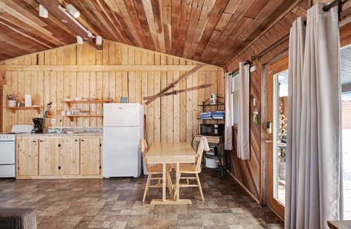 South Fork Cabin | "M" Moose Studio Cabin with private hot tub