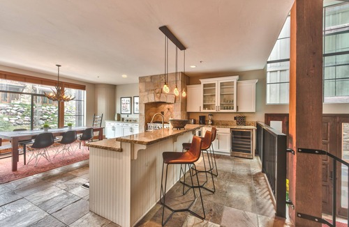 Deer Valley Condo | Main Street & Mountain View Rooftop Deck + Hot Tub - Park City Ultimate Loft