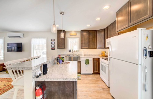 Augusta Cottage | Maine Cottage w/Dock & Kayaks, Near Augusta!
