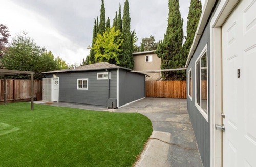 Redwood City Cottage | Marbella Lane - 2BR Guest House Dtwn RWC Pking