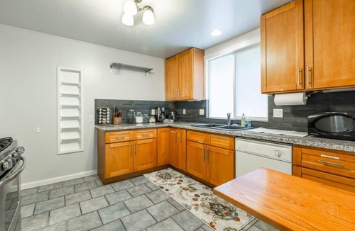 Redwood City Cottage | Marbella Lane - 3BR House Dtwn RWC Parking