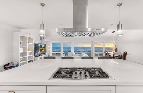 Sharp Park House | @Marbella Lane-Oceanfront Retreat w/Stunning View