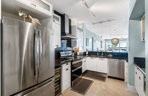 Rock Harbor Condo | Mariners Club 114, VRNR Luxury Collection, Epic Amenities, Indoor Pickleball