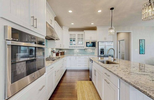 Cedar Neck House | Marlin Chase home with resort amenities, deck, grill, Free WIFI