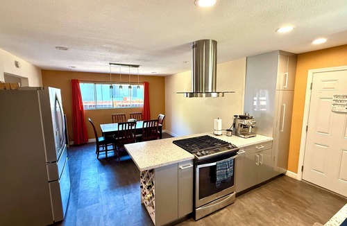 Oakland House | Marvelous 3BR House with Garden Oasis by Zoo & Trails